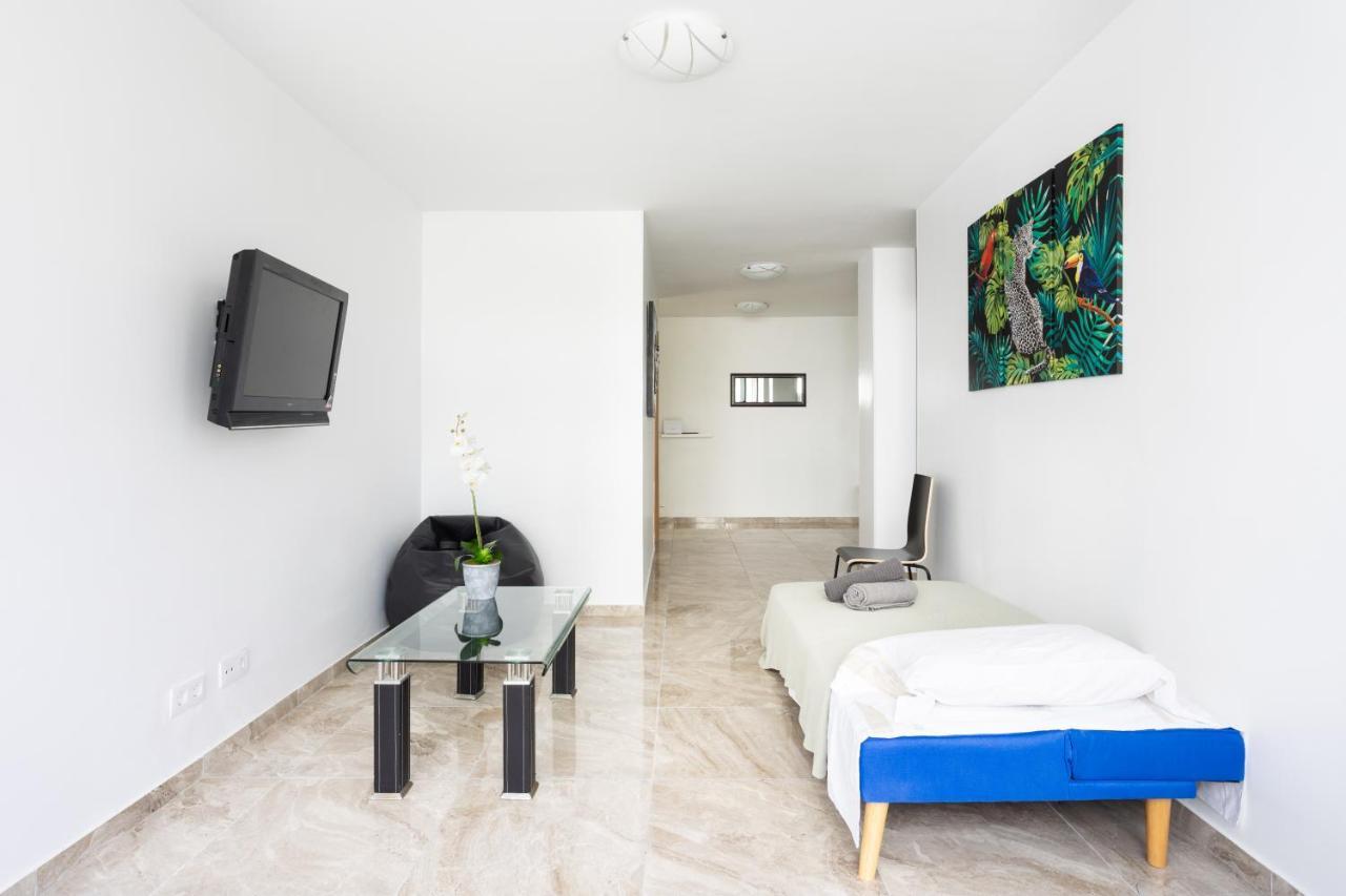 Classbnb - Three Spacious Apartments 150M From The Las Americas Promenade アロナ エクステリア 写真
